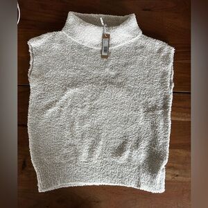 NWT Hello Nite! Fuzzy Sleeveless turtleneck Sweater, Nude Color size Small